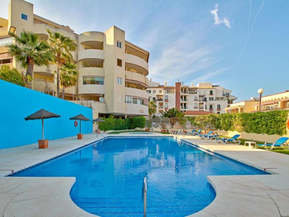 Chic Beachfront Flat With Amazing Sea Views And Private Indoor Parking Benalmadena Bagian luar foto