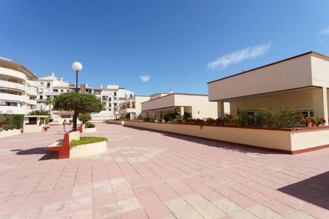 Chic Beachfront Flat With Amazing Sea Views And Private Indoor Parking Benalmadena Bagian luar foto