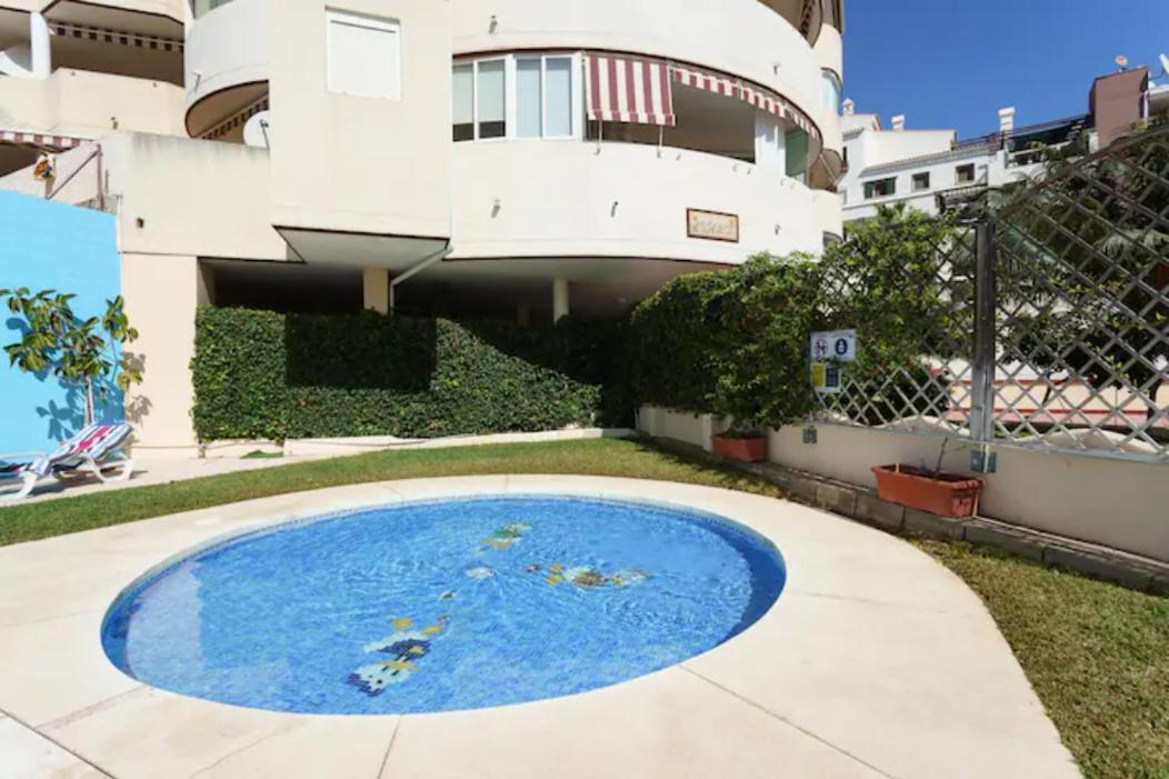 Chic Beachfront Flat With Amazing Sea Views And Private Indoor Parking Benalmadena Bagian luar foto