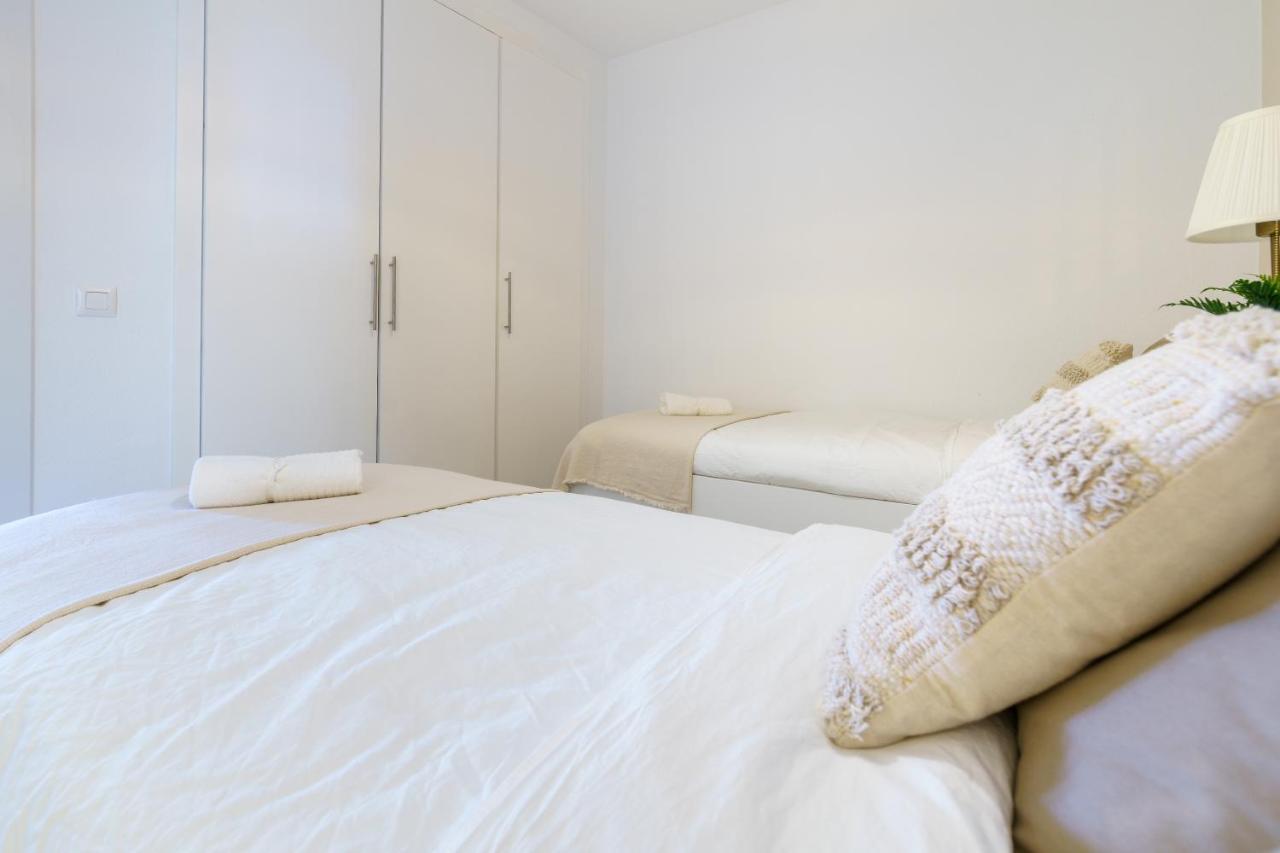 Chic Beachfront Flat With Amazing Sea Views And Private Indoor Parking Benalmadena Bagian luar foto