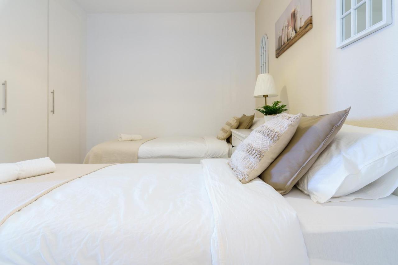 Chic Beachfront Flat With Amazing Sea Views And Private Indoor Parking Benalmadena Bagian luar foto