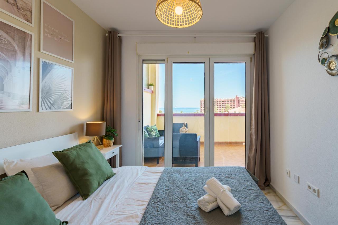 Chic Beachfront Flat With Amazing Sea Views And Private Indoor Parking Benalmadena Bagian luar foto