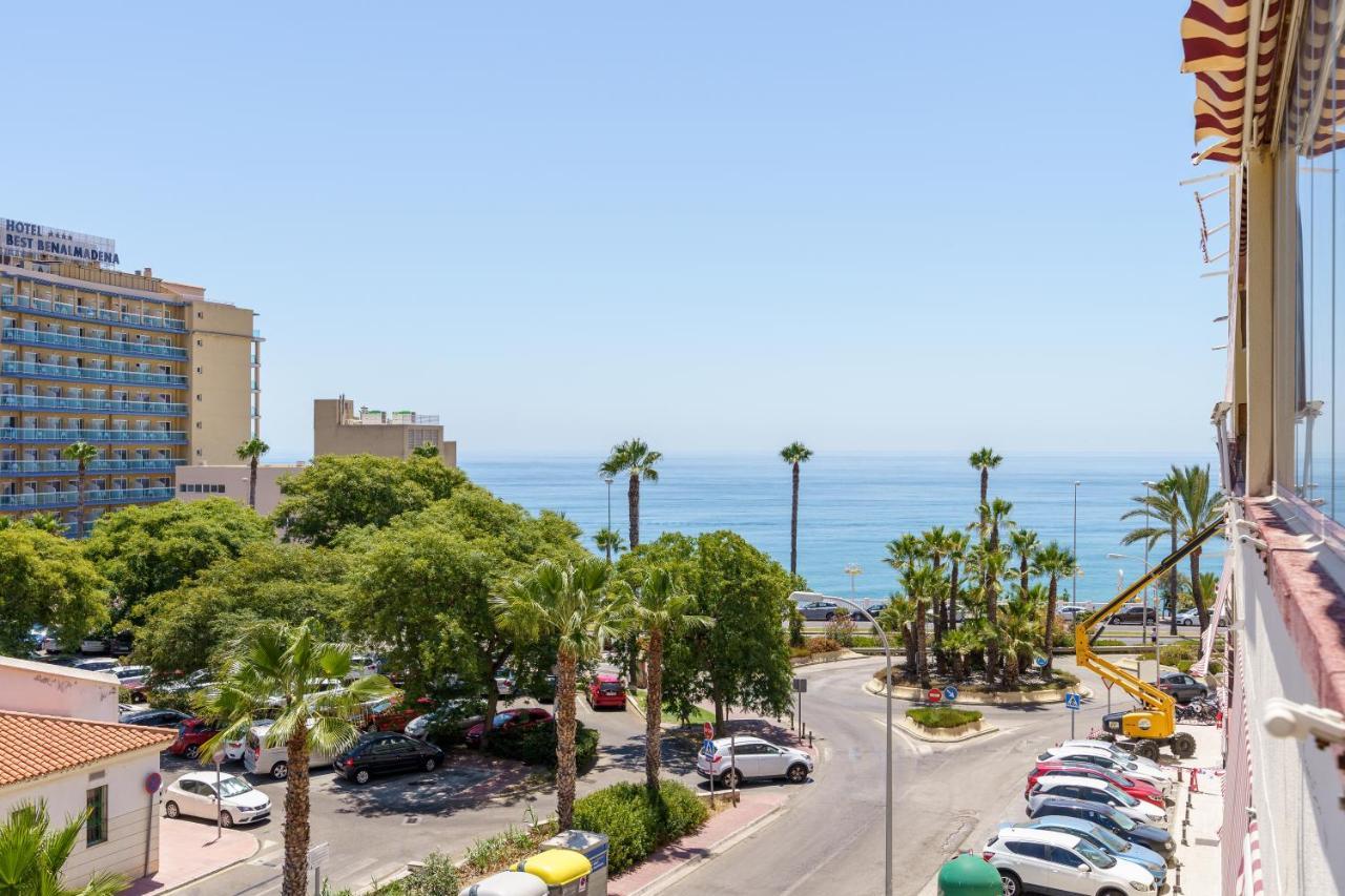 Chic Beachfront Flat With Amazing Sea Views And Private Indoor Parking Benalmadena Bagian luar foto